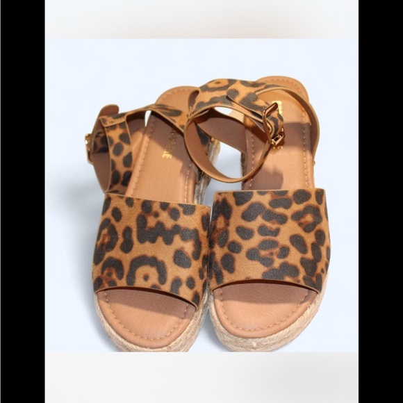 Brown Cheetah Print Platform Sandal Women’s Size 7.5 - Picture 2 of 6
